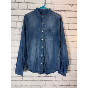 VRST Denim Chambray Western Blue Long Sleeved Button Down Shirt size Medium